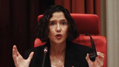 La consellera de Interior, Núria Parlon, comparece en el Parlament para dar a conocer las principales líneas de actuación de su departamento. Foto: EFE