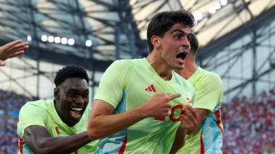 Juanlu, celebrando el 1-2 que le dio el triunfo a España. foto: efe