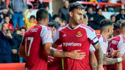 Antonio Leal celebra el gol junto a Pablo Fernández. Foto: Marc Bosch