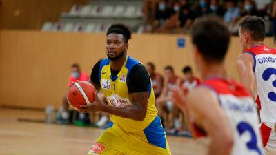 CJ Barkdsale en un partido con el CB Salou esta temporada. Foto: Fabian Acidres