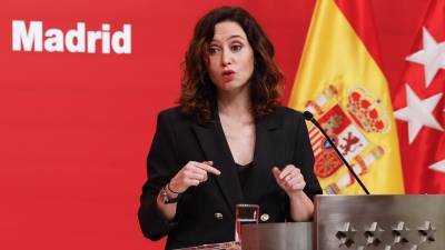 La presidenta de la Comunidad de Madrid, Isabel Díaz Ayuso, comparece en rueda de prensa tras la reunión del Consejo de Gobierno regional, este miércoles. Foto: EFE