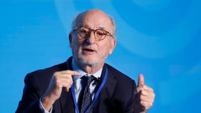 El presidente de Repsol, Antonio Brufau, durante su intervención en el Décimo Foro Global de Ingeniería y Obra Pública que se celebra en Barcelona. FOTO: TONI ALBIR / EFE