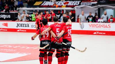 Los jugadores rojinegros celebran un gol en casa. Foto: Reus Deportiu