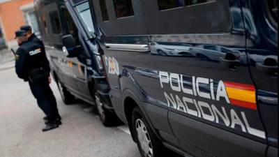 Unas 21 horas después de marcharse de casa dejando a sus hijos, sobre las 19:00 horas de la tarde del lunes, la madre telefoneó a la Policía Local de Málaga para preguntar por ellos. Foto: EFE