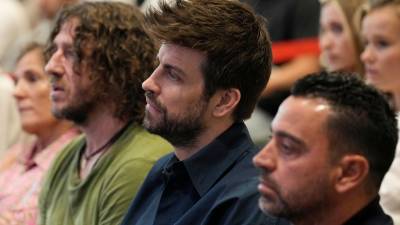 Xavi, Piqué y Puyol estuvieron presentes en la despedida de Sergi Roberto. Foto: EFE