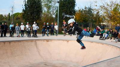 En el skateparc de Reus se celebró una competicion y exhibición. FOTO: Alba Mariné