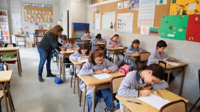 Un grup d’alumnes de l’escola, a l’aula, en una imatge d‘aquesta setmana. FOTO: Aba Mariné