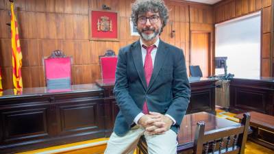 El magistrado Carlos Hugo Preciado en una de las salas de vista de la Audiencia Provincial de Tarragona. Foto: Marc Bosch