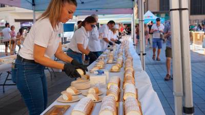 Entre Plaça Corsini i Mercat de Torreforta es distribuiran unes 1.800 racions de pastís. Foto: Cedida