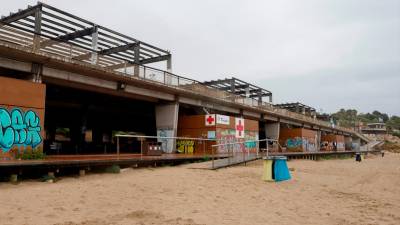 Tarragona tiene en marcha la cuenta atrás para eliminar la estructura de hormigón del Miracle. foto: Marc Bosch