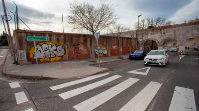 La parte más próxima a la carretera del Cementiri se transformará en zona verde. foto: Marc Bosch