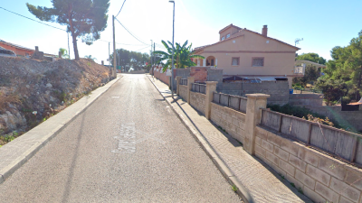 El incendio se produjo en una vivienda de la calle Gesamí de Calafell. Foto: Google