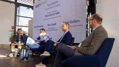 Un momento de la mesa redonda dedicada a la descarbonización. foto: Àngel Ullate