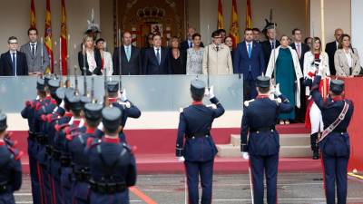 En total, 4.092 efectivos de las Fuerzas Armadas, de los cuales 473 son mujeres, participan este año en este desfile. Foto: EFE