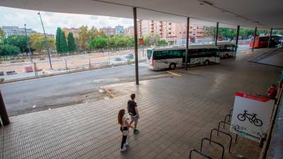 Se incrementarán los autobuses directos a Barcelona desde Tarragona. foto: Marc Bosch