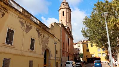 La façana de l’església de Sant Francesc de Valls. Foto: ACN