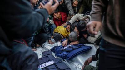 Periodistas muertos durante un ataque en Gaza. Foto: EFE