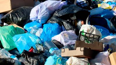 Basura acumulada en el área de emergencia de L’Arboç (Baix Penedès). Foto: ACN