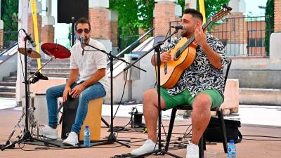 Rumba Gipsy en la plaza Pere Anglada i Duran de Sant Salvador. Foto: Alfredo González