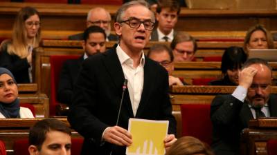 El líder del grupo de ERC, Josep Maria Jové, en el pleno del Parlament. Foto: ACN