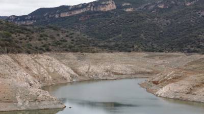 El embalse de Siurana (Priorat), bajo mínimos. La sequía es una de las consecuencias del cambio climático. Foto: Pere Ferré