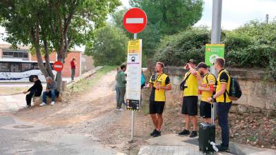 Aficionados del Young Boys se desplazan a Barcelona desde Vila-seca para ver el partido de Champions de esta noche. Foto: Alba Mariné