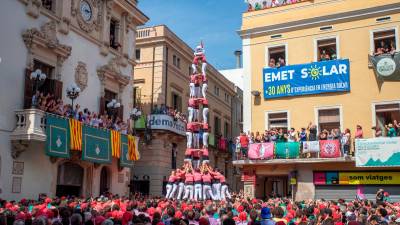 ‘3 de 9 amb folre’ de la Colla Vella dels Xiquets de Valls, del pasado viernes, en Vilafranca. Foto: Marc Bosch