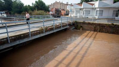 El canal de La Móra el pasado lunes, tras las lluvias torrenciales caídas en Tatrragona. Foto: Marc Bosch