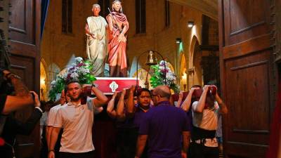 El pas de l’Ecce Homo de la Confraria dels Sants Just i Pastor va fer el mateix recorregut que es fa per Setmana Santa. Foto: Alfredo González