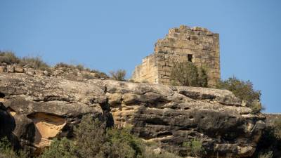 Restes del Castell d’Almudèfar, vora Caseres, a la comarca de la Terra Alta. Foto: J. Revillas