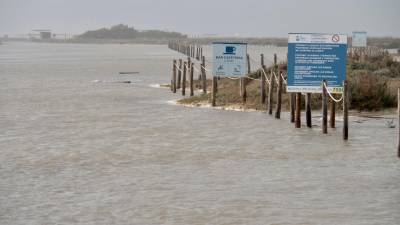 El Trabucador este miércoles por la mañana, completamente inundado. Foto: J. Revillas