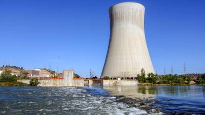 La central nuclear d’Ascó, a la vora del riu Ebre. foto: Joan Revillas