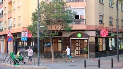 El cruce entre la calle Escultor Rocamora y la avenida de Pere el Cerimoniós será transformado en el futuro. Foto: Alba Mariné