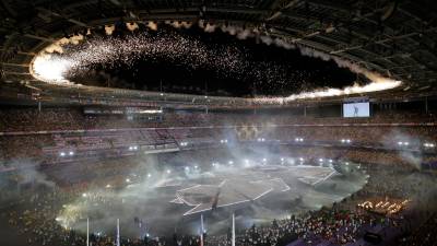 Plano general del estadio, durante la ceremonia de clausura. Foto: efe