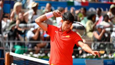 Carlos Alcaraz no pudo conquistar el oro olímpico tras perder ante Djokovic. Foto: