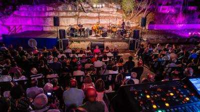 La Pedrera de l’Elies llena en el concierto de Maria del Mar Bonet. Foto: Ajuntament de Roda de Berà