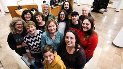 Un grupo de los voluntarios de las tortugas. El más joven es Xavi Lena. Foto: Àngel Ullate