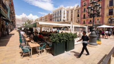 El nuevo acuerdo modificará el horario de las terrazas. Foto: Àngel Ullate