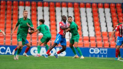 El Nàstic se adelantó en Lugo con goles de Antoñín (d), Pablo y la asistencia en ambos de Narro (i). foto: LUGO