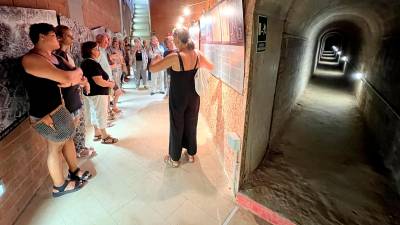 Antes de aventurarse en los húmedos túneles hay una zona con fotografías y mapas. foto: alfredo gonzález