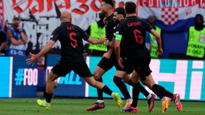 Albania celebra el tanto conseguido ante Croacia. Foto: EFE