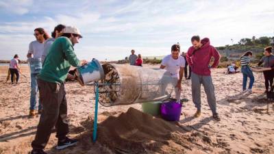 Limpieza de playas que promueve la entidad Good Karma Projects. Foto: G.K.P.