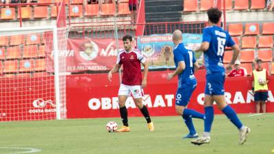 Unai Dufur está siendo el líder del centro de la zaga en este inicio de temporada. foto: nàstic