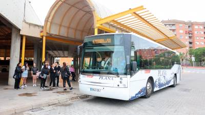 Un bus en la estación de Reus. Foto: Alba Mariné