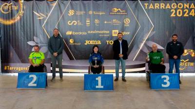 Martina Sinde (centro) se llevó el Open Silla de ruedas en la última jornada del certamen estatal. foto: rfetm