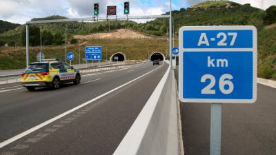 Un vehículo de los Mossos d’Esquadra entrando al túnel de coll de Lilla. Foto: ACN