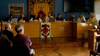 Un ple a l’Ajuntament de Camarles, en una imatge de fa uns mesos. Foto: J. Revillas