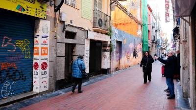 Per enllaçar el carrer del Vent amb el de Sant Jaume caldrà enderrocar un edifici que donarà lloc a un pas d’uns 4 metres. Foto: Alba Mariné