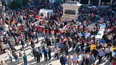 Desde primera hora de la mañana, la congregación de gente fue multitudinaria. Foto: Alfredo González