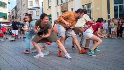 La pieza se basa en la experiencia de la percusión como símbolo de reunión, ritual y celebración en sociedad. Foto: Marc Bosch